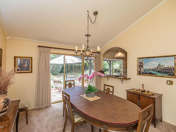 3rd image of 83 Seabury Ct