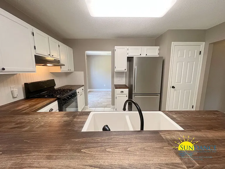 453 Forest Glen Pl — Photo 7