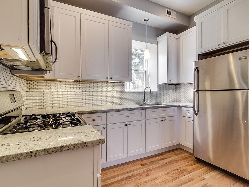 1st image of 2135 S Fairfield Ave #3