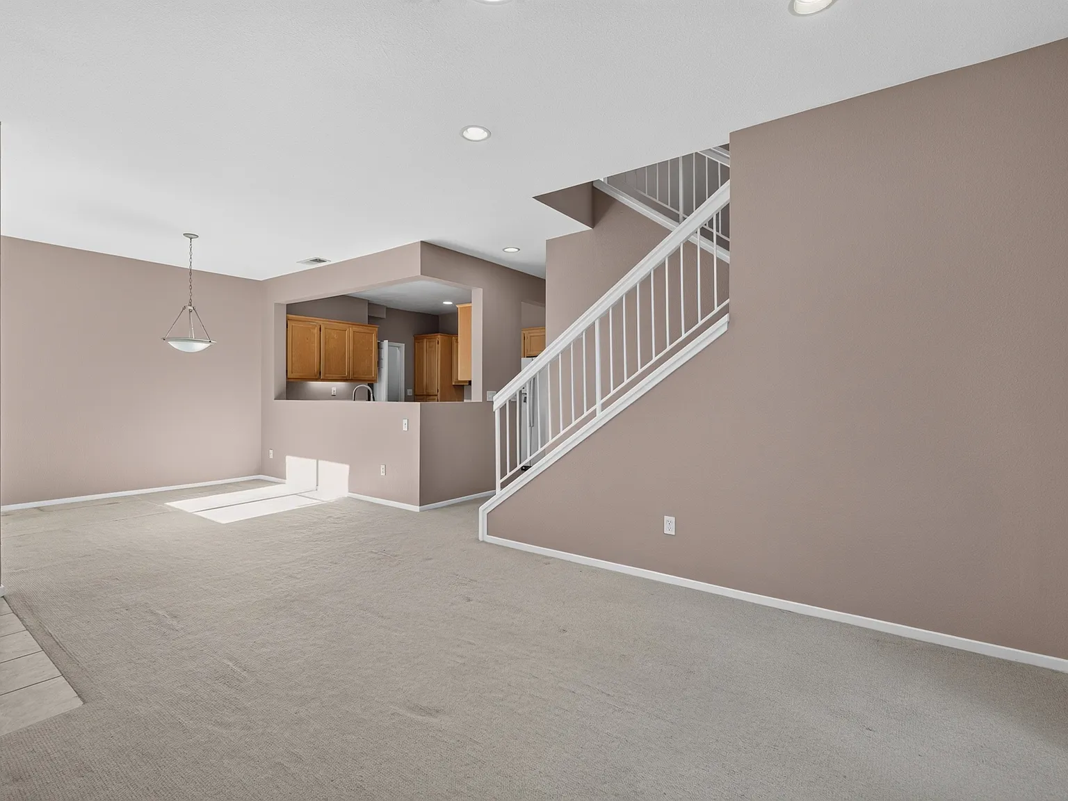 4 bed, 1550 sqft, $4,900 — Photo 3