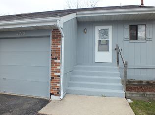 1712 Zeppelin Dr, Hanover Park, IL