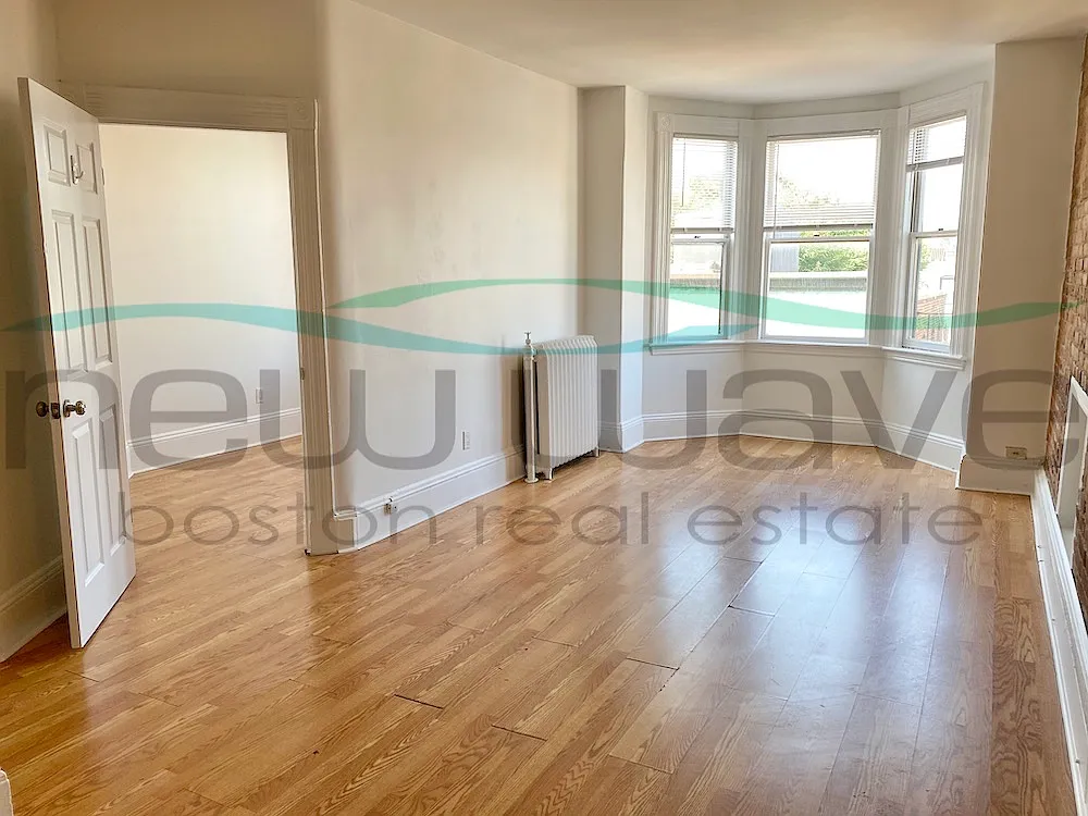 3 bed, 1100 sqft, $5,200 — Photo 1