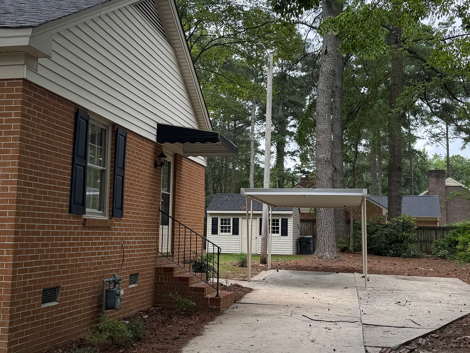 3 bed, 1881 sqft, $2,195 — Photo 2