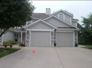 1214 NW Hidden Ridge Cir, Blue Springs, MO 64015