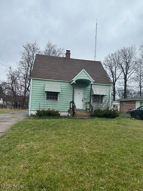 1st image of 728 E Dewey Ave