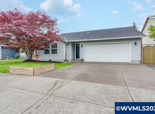 920 E 9th St, Newberg, OR 97132