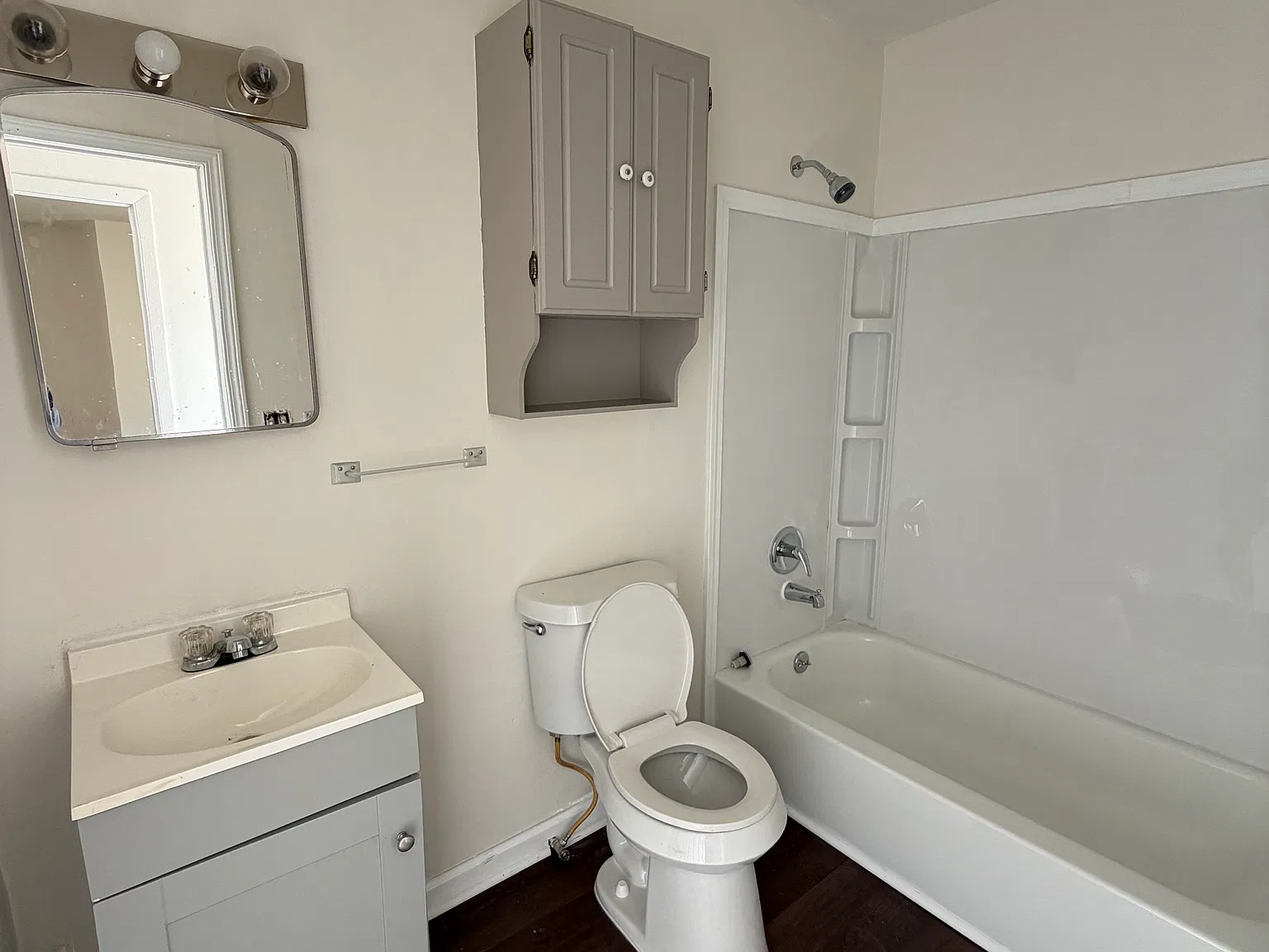 2 bed, 500 sqft, $800 — Photo 2