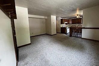 103 Sanderson Dr #4 — Photo 4