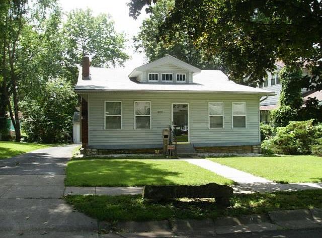1st image of 1805 E 70th St