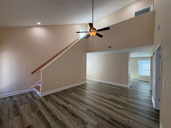 4th image of 190 Twig St