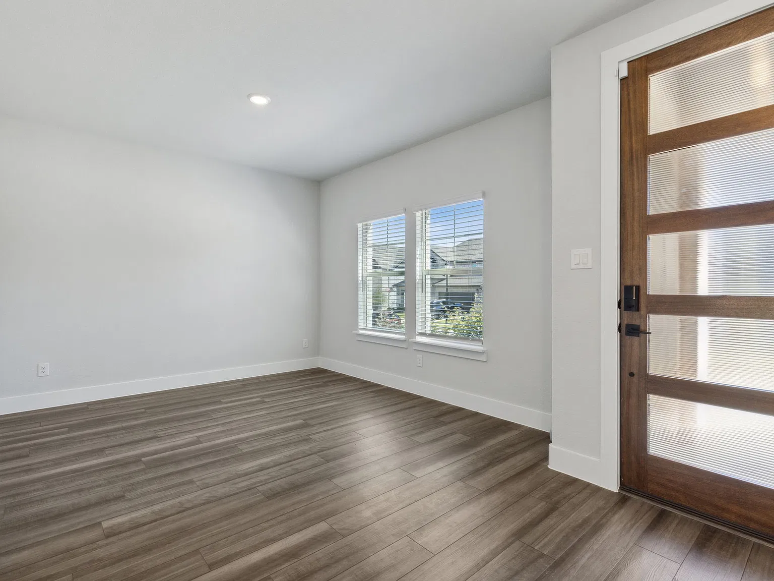 4 bed, 3.5 bath, 3101 sqft, $3,195 — Photo 3