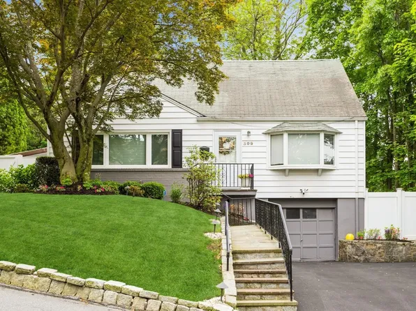 309 Chatterton Parkway, Hartsdale, NY 10530