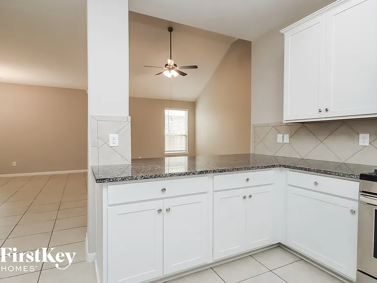 9207 Penfield Dr — Photo 6