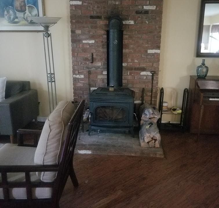 Living room showing fireplace