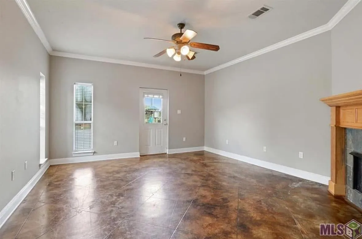 2 bed, 1701 sqft, $1,600 — Photo 2