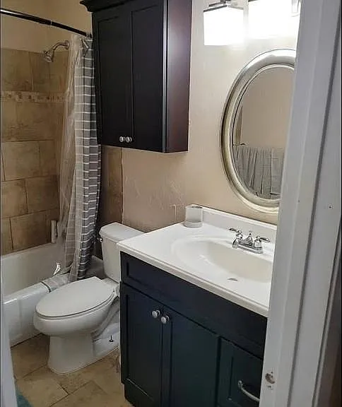 1304 Summit St #208 — Photo 7