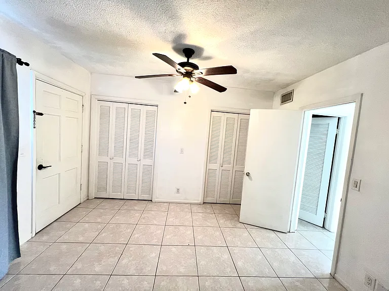 467 Golden Isles Dr — Photo 7