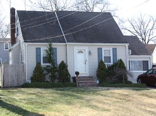 150 Knickerbocker Rd, Dumont, NJ 07628