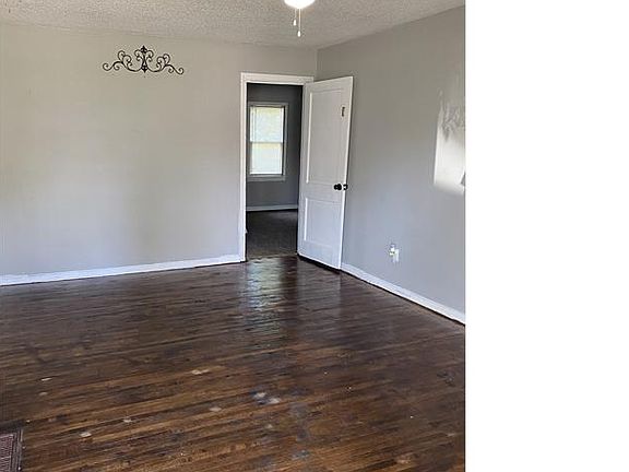 2nd image of 1812 NE 20th St