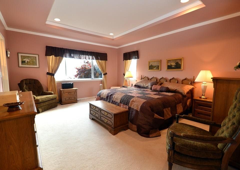 2nd image of 31 Whitehorse Ct