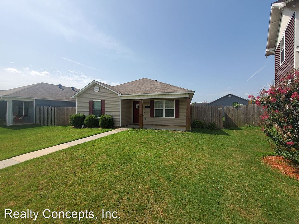 1st image of 1231 S Oxbow Way
