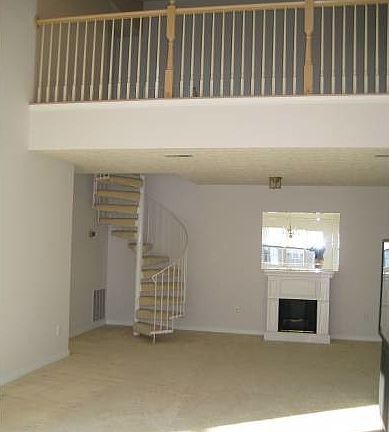 3rd image of 203 Burkwood Ct