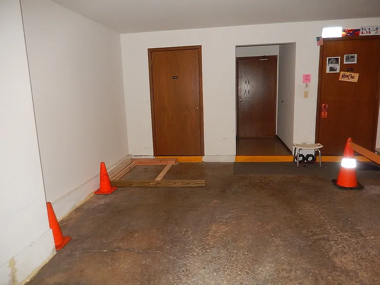 805 Oakton St — Photo 14