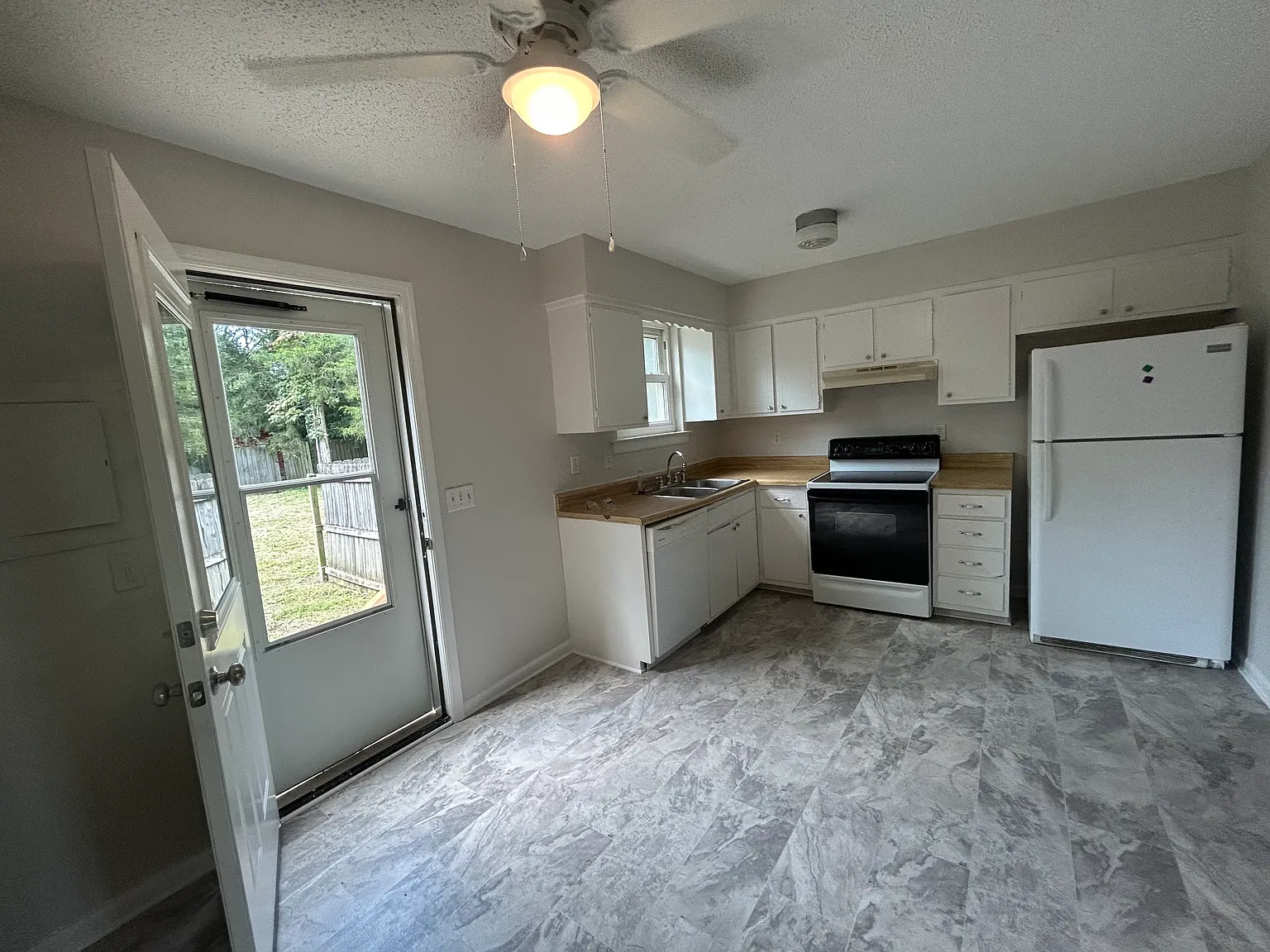 2753 Park Dale Dr — Photo 1