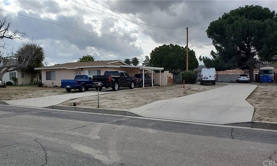 1st image of 1815 E Cooley Ave