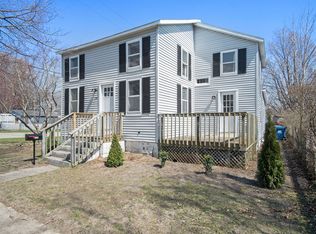 118 N Division St, Spring Lake, MI 49456