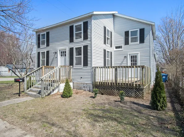 118 N Division St, Spring Lake, MI 49456