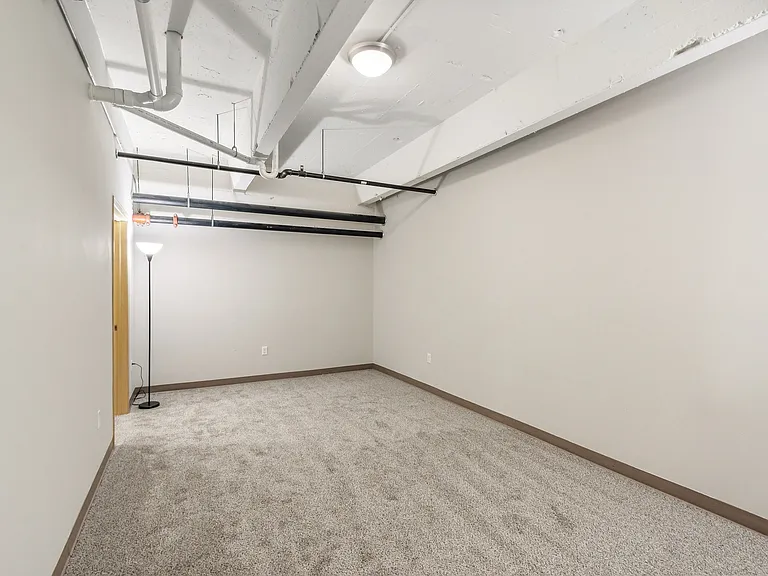 Blue Ribbon Lofts — Photo 6