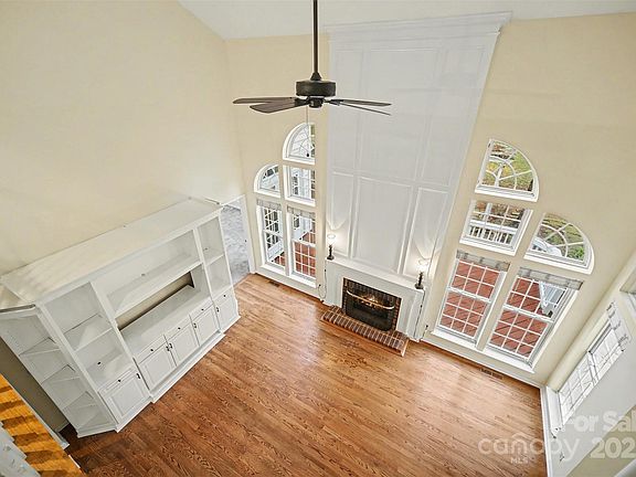 5th image of 117 Biscayne Ct