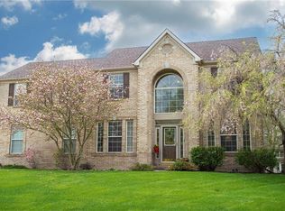 11050 Silvertree Ct, Fishers, IN
