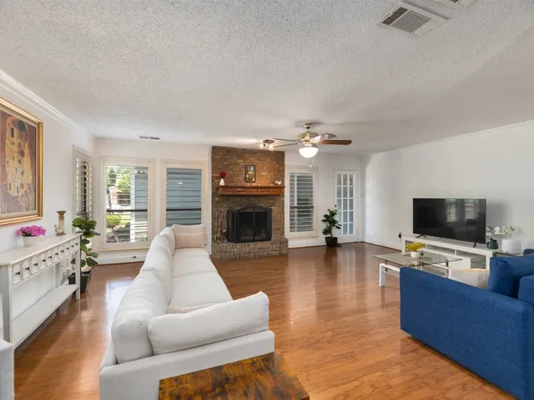 1428 Palmnold Cir E, Fort Worth, TX 76120