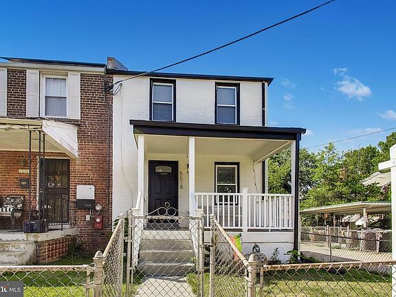 3rd image of 5018 8th St NE