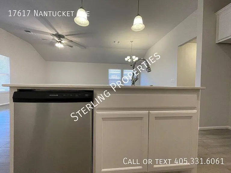 17617 Nantucket Ave — Photo 16