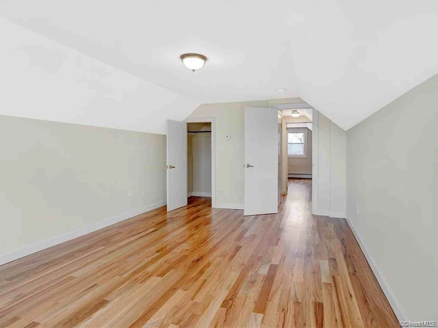 3 bed, 1900 sqft, $2,700 — Photo 4
