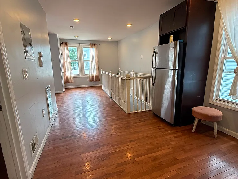 537 S Clinton St #1 — Photo 2