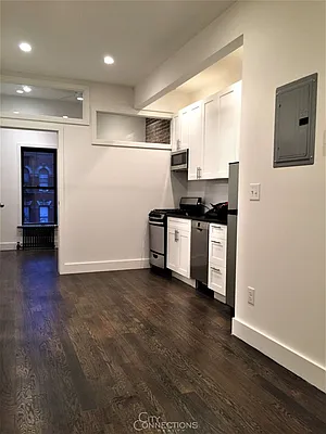 Rented by City Connections Realty | media 37