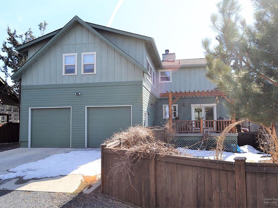 2nd image of 2936 Red Oak Dr