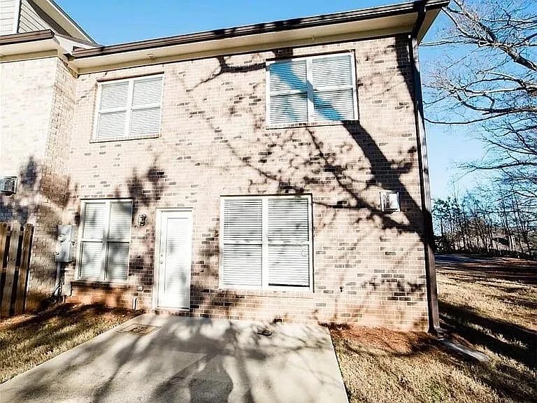 5570 Lightheart Ct — Photo 16