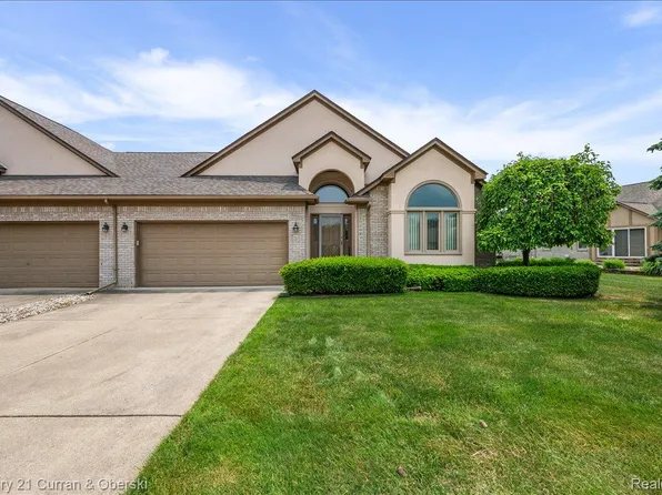 52179 Sawmill Creek Dr, Macomb, MI 48042