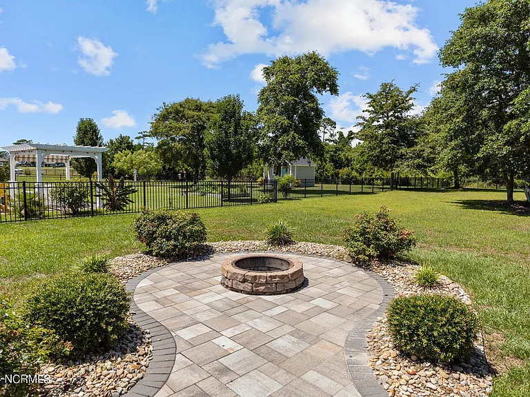 107 Bogue Harbor Ct — Photo 32