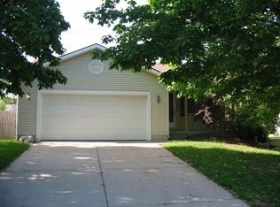 3085 27th St SW, Grandville, MI 49418