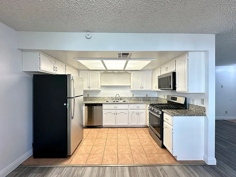 6687 W Tropicana Ave #102 — Photo 8