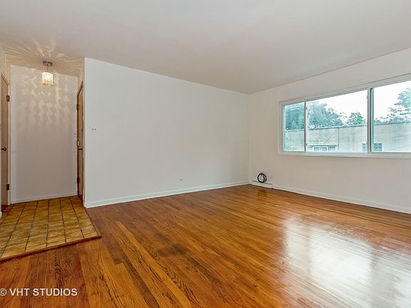2nd image of 1710 W Jarvis Ave #2S