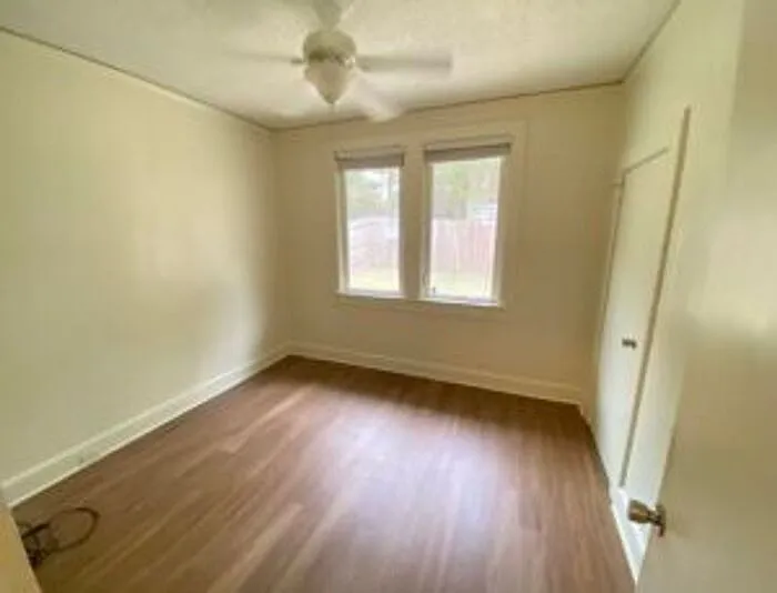 19 Hollywood Ct — Photo 12