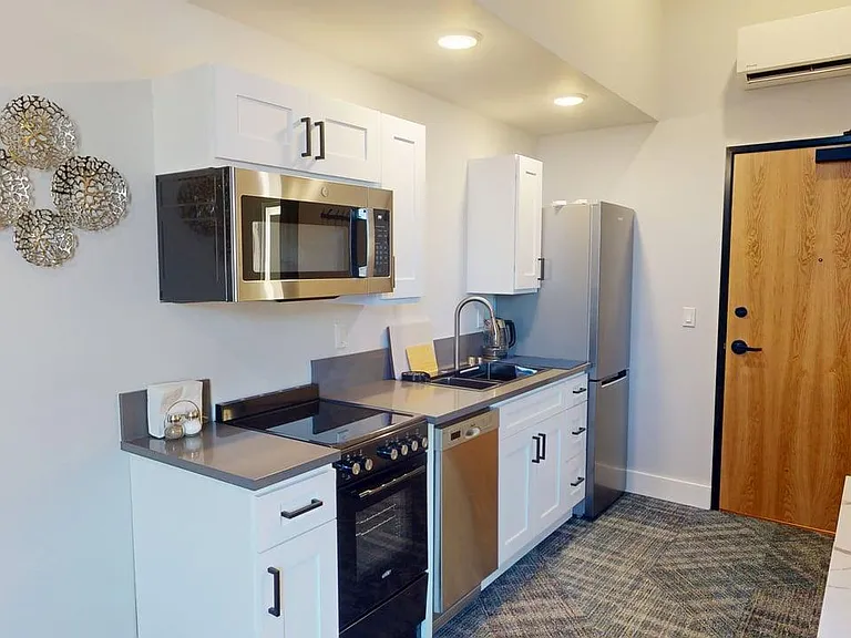 2845 Marine Dr #4 — Photo 3