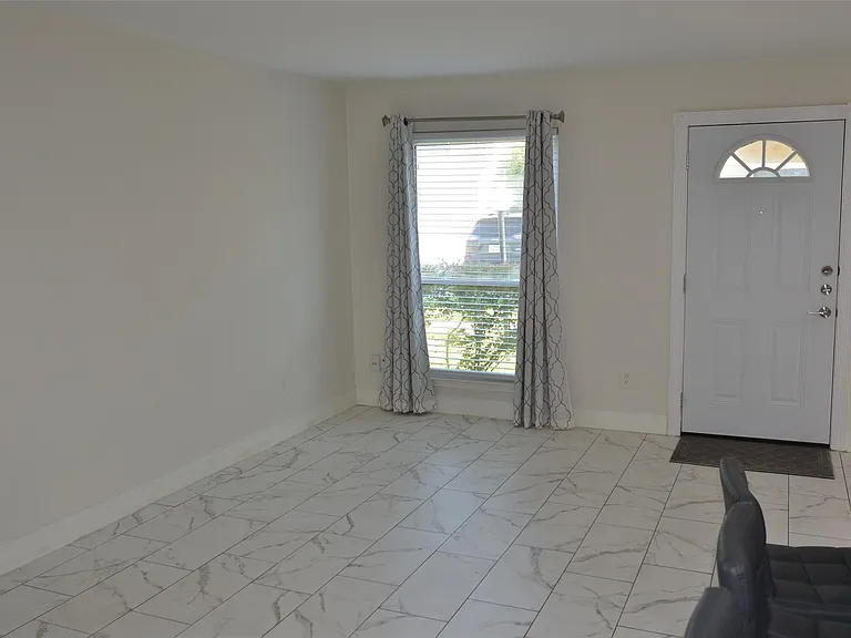 2379 Briarwest Blvd #25 — Photo 12